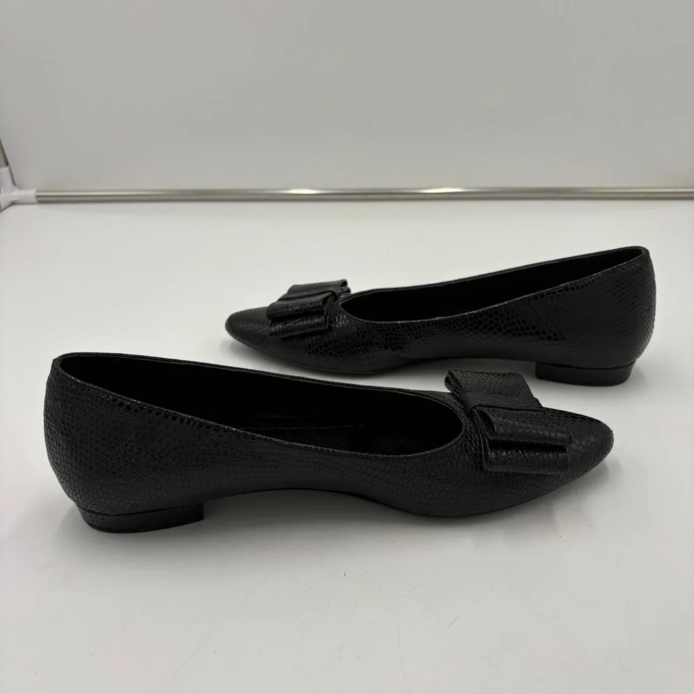 Vaneli Black Snakeskin Leather Flats Loafers Bow Detail Pointed Women’s Size 8N